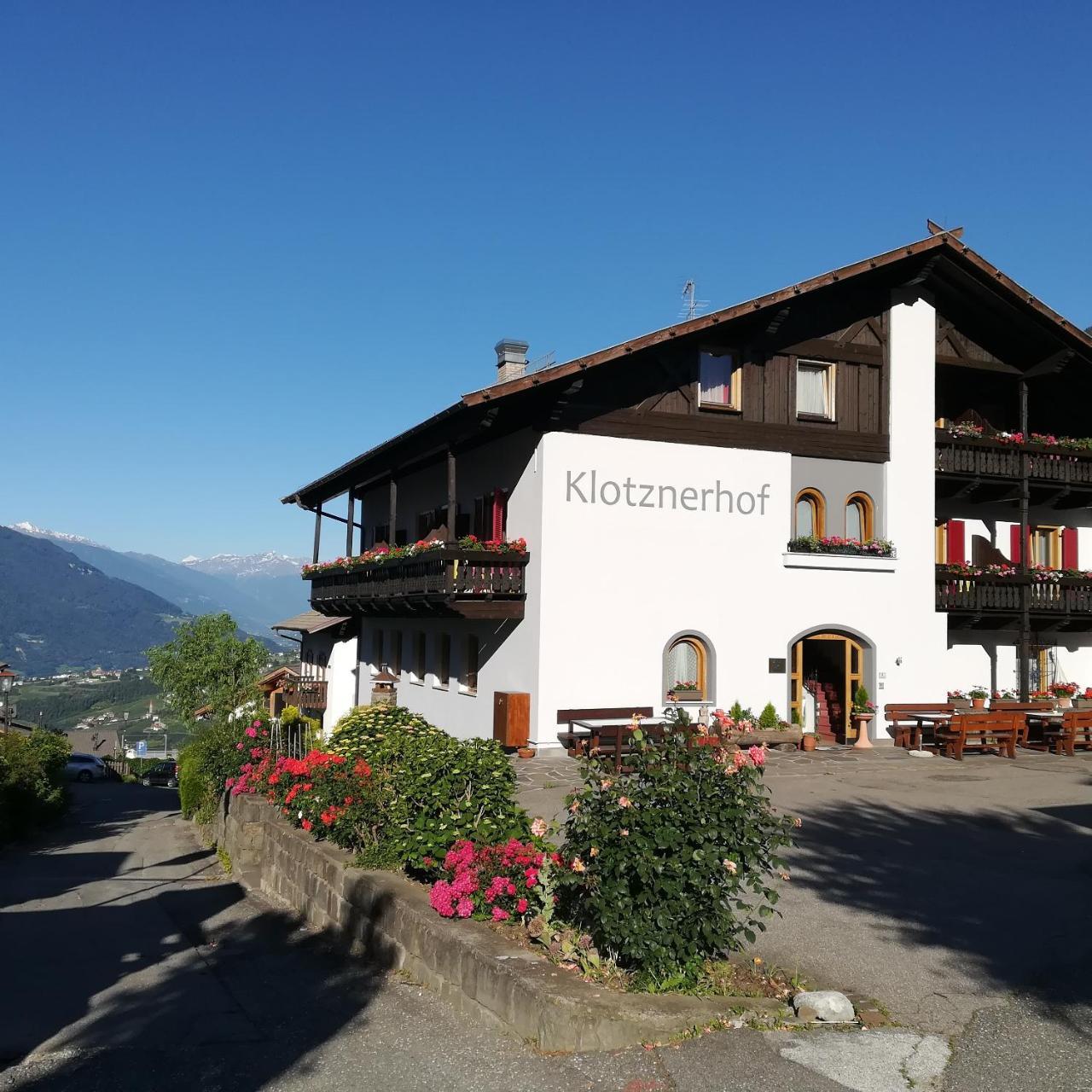 Pension Apartments Klotznerhof Schenna Exterior foto